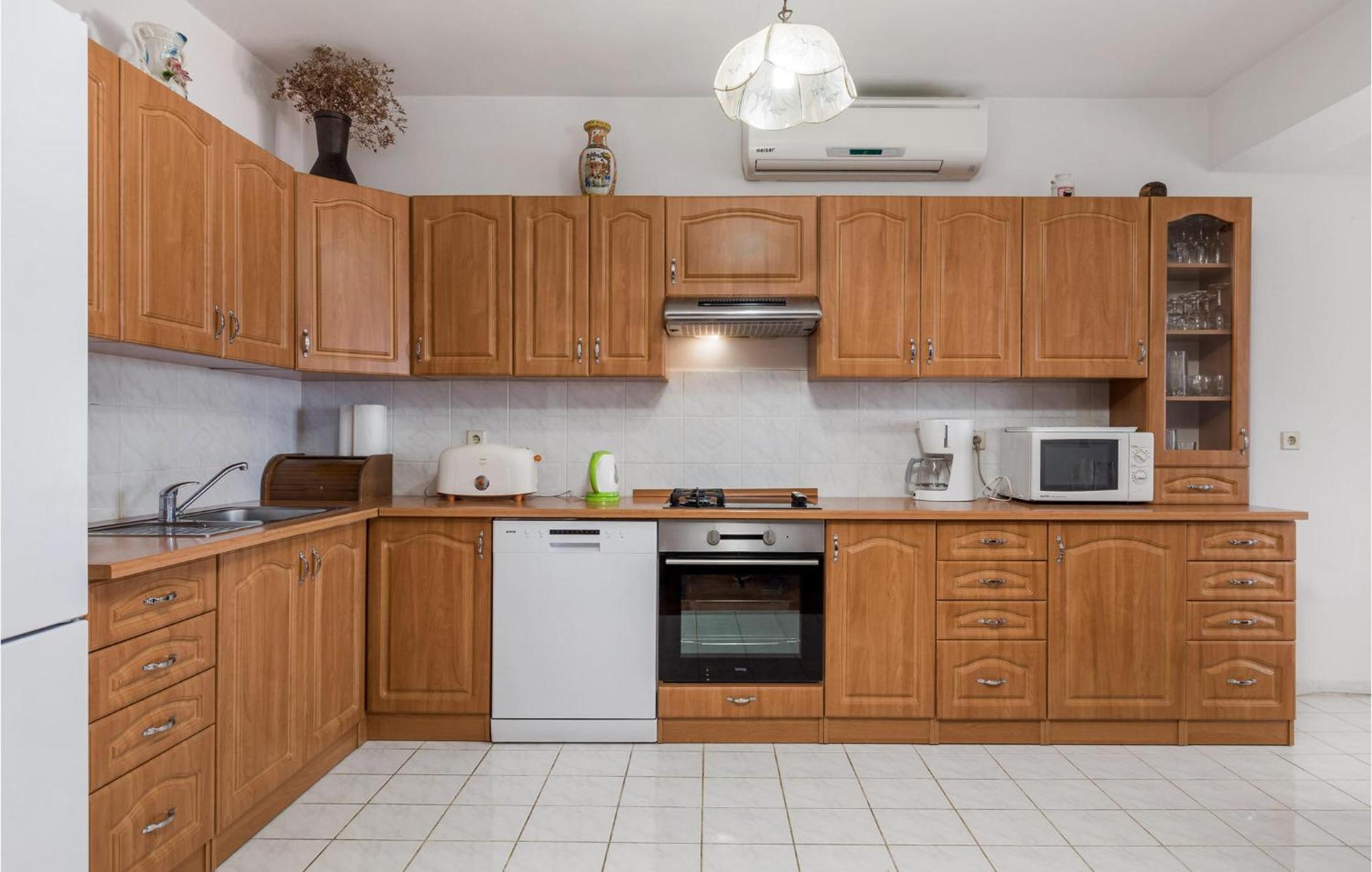 Nice Apartment In Sv,Juraj With Kitchen Sveti Juraj Esterno foto