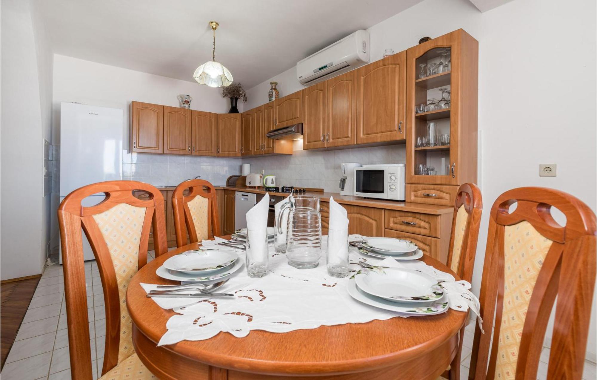 Nice Apartment In Sv,Juraj With Kitchen Sveti Juraj Esterno foto