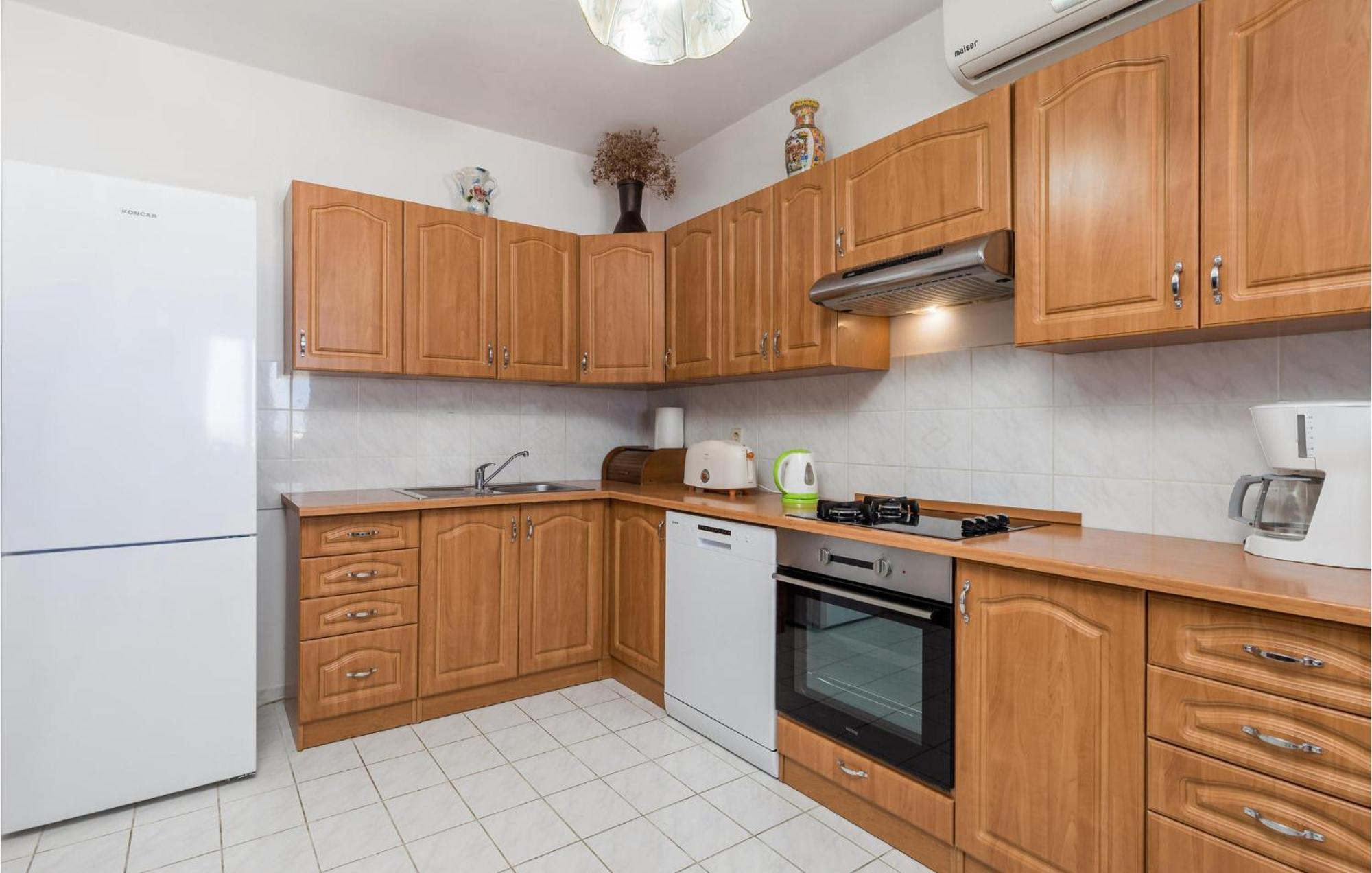 Nice Apartment In Sv,Juraj With Kitchen Sveti Juraj Esterno foto